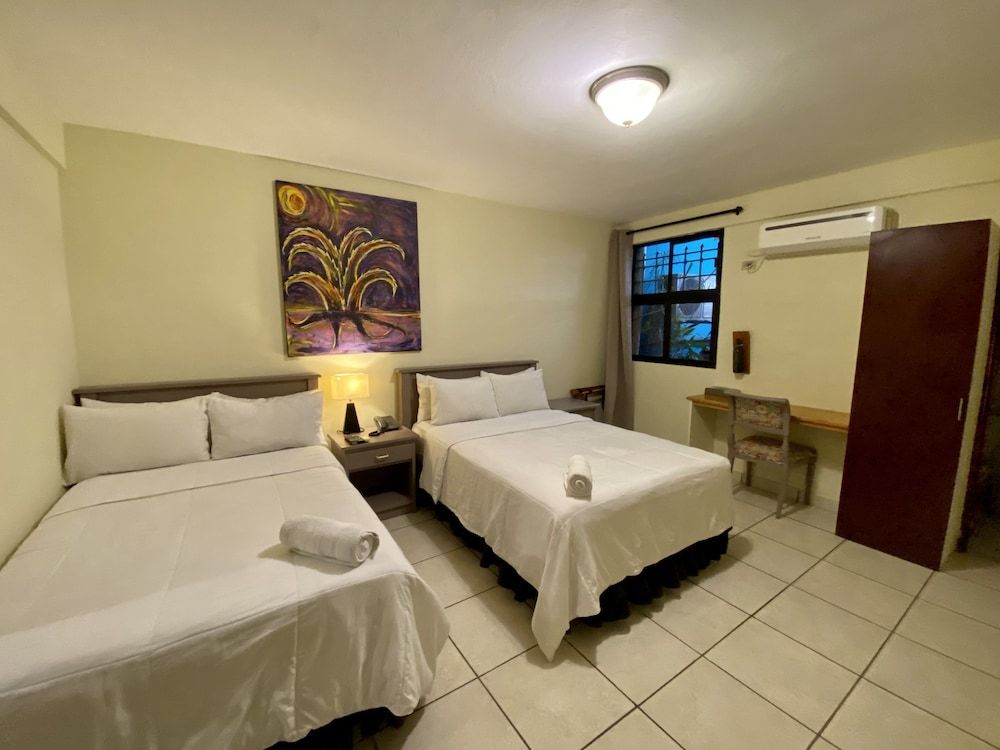 Morrison Hotel San Salvador Standard Double Room, 2 Double Beds 7