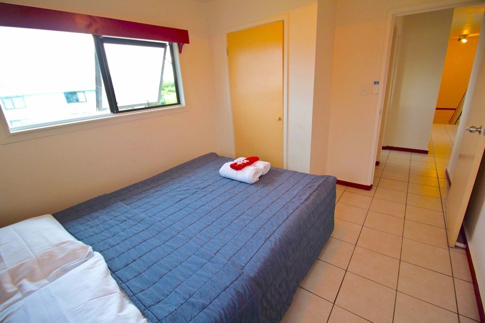 Tonga Holiday Villa Family Villa, 4 Bedrooms, 2 Bathrooms, Garden Area 3