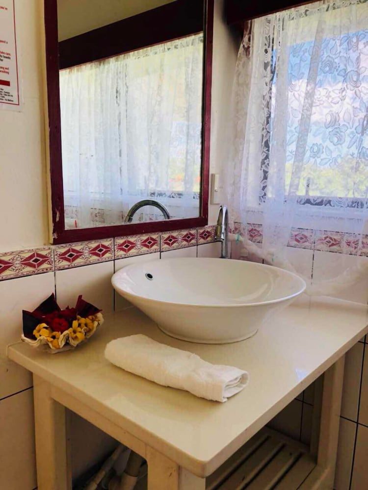 Tonga Holiday Villa Family Villa, 4 Bedrooms, 2 Bathrooms, Garden Area 9