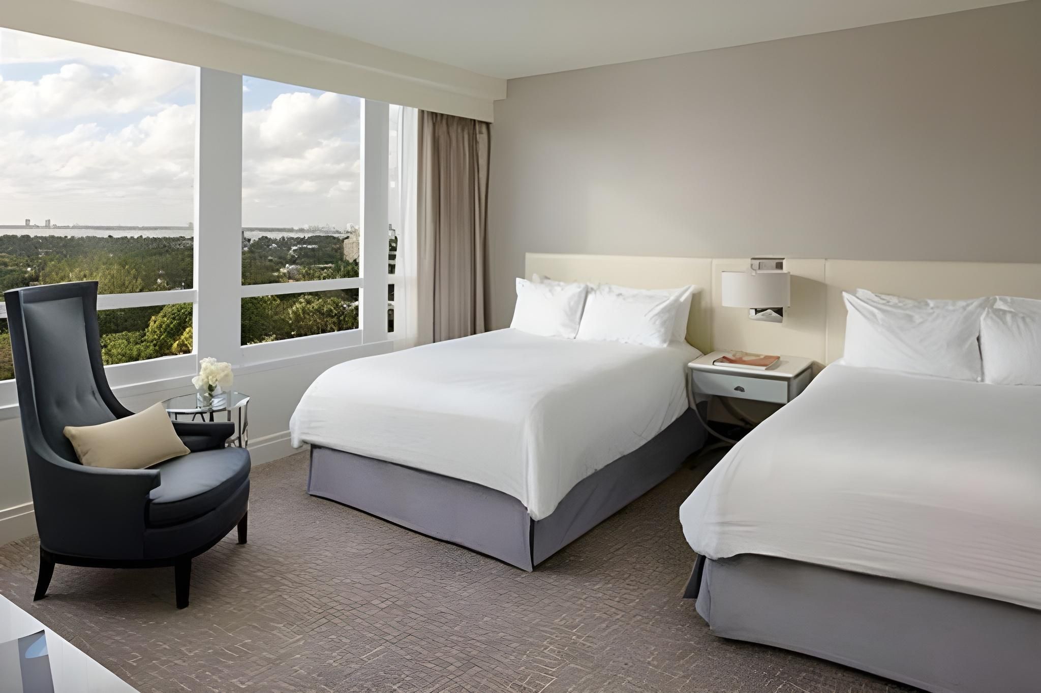 Bay View Junior Suite W/ 2 Queens