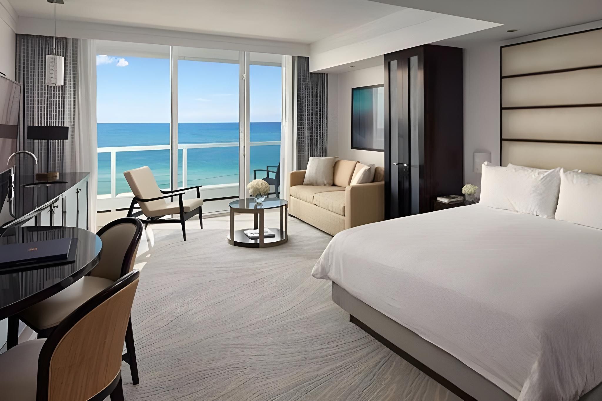 Sorrento Oceanfront Jr. Suite w/King Bed