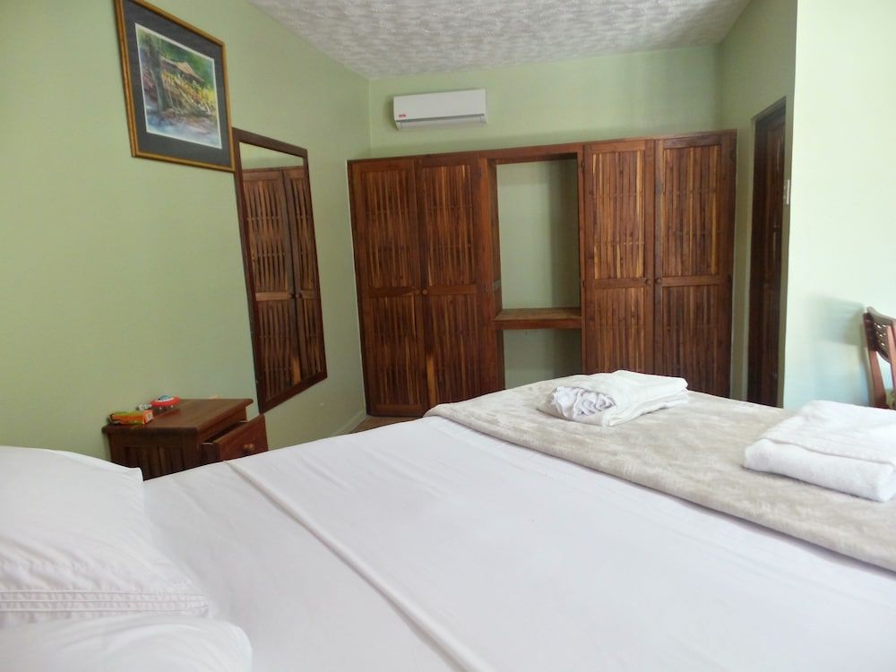 Shepherd's Inn Superior Room, Garden Area 7