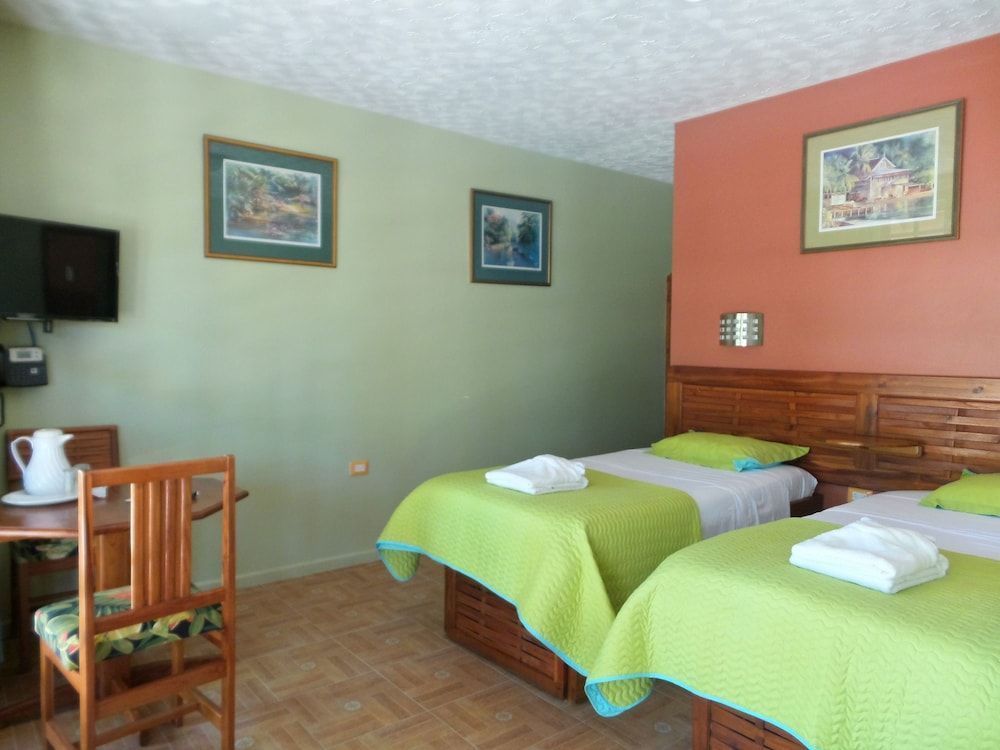 Shepherd's Inn Superior Room, Garden Area 2