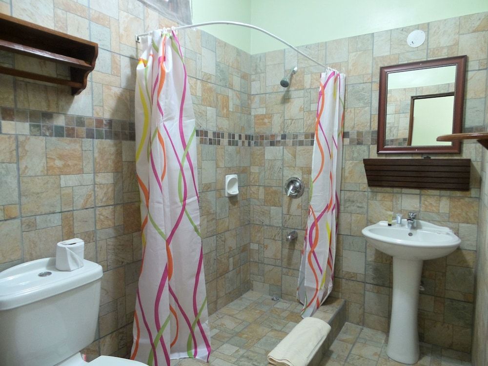 Shepherd's Inn Traditional Cabin, 1 Queen Bed, Poolside 8