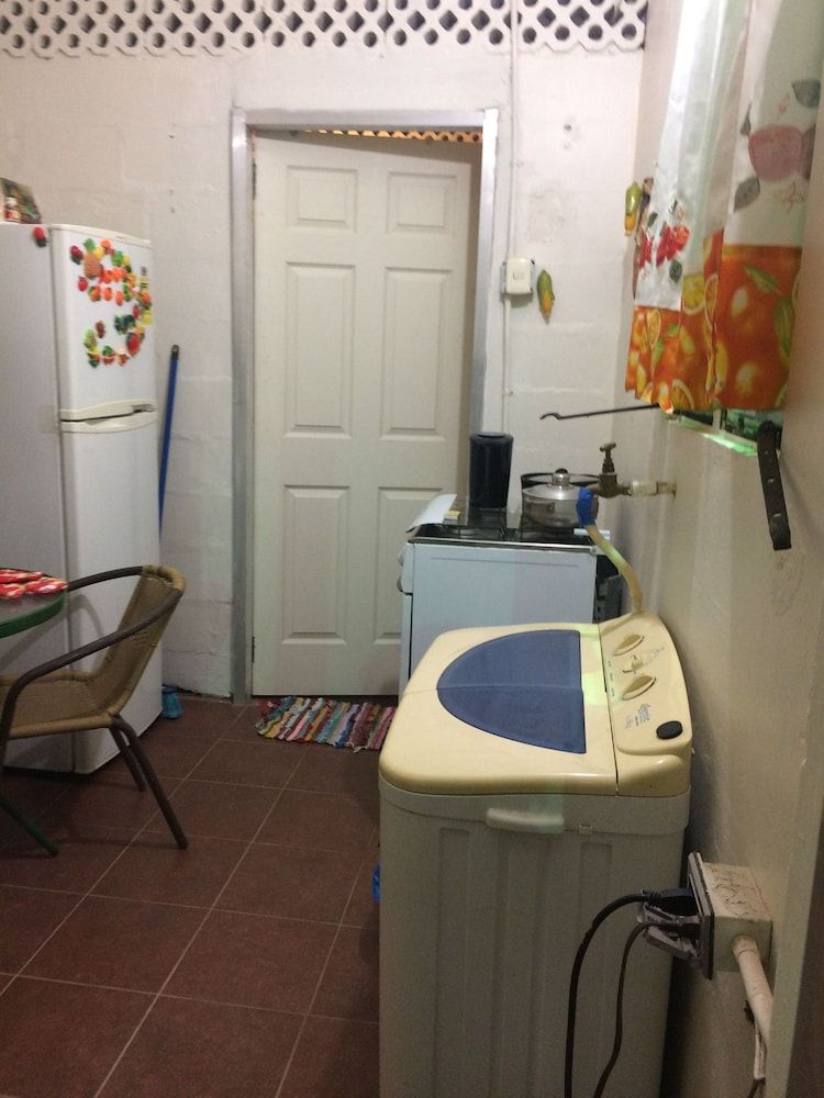 Port Lodge Jean Apartment 6