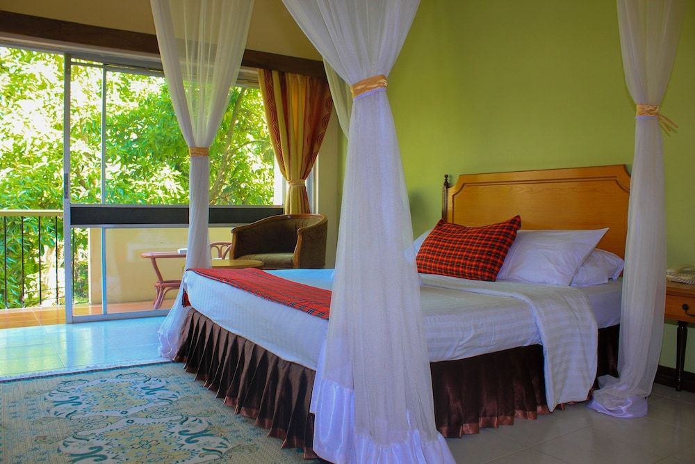 The Equator Hotel Standard Double or Twin Room, 1 Double or 2 Twin Beds, City View 2