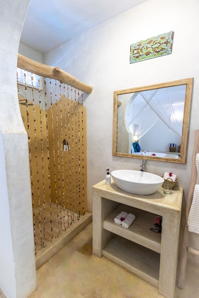 Sharazād Boutique Hotel Comfort Triple Room, Sea View 4