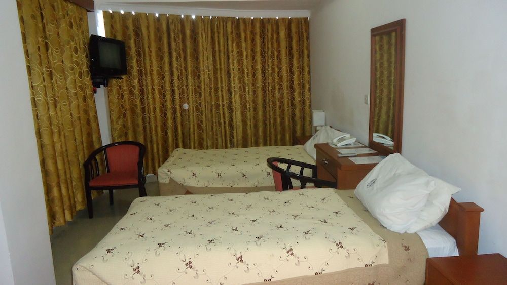 Rainbow Hotel Deluxe Twin Room