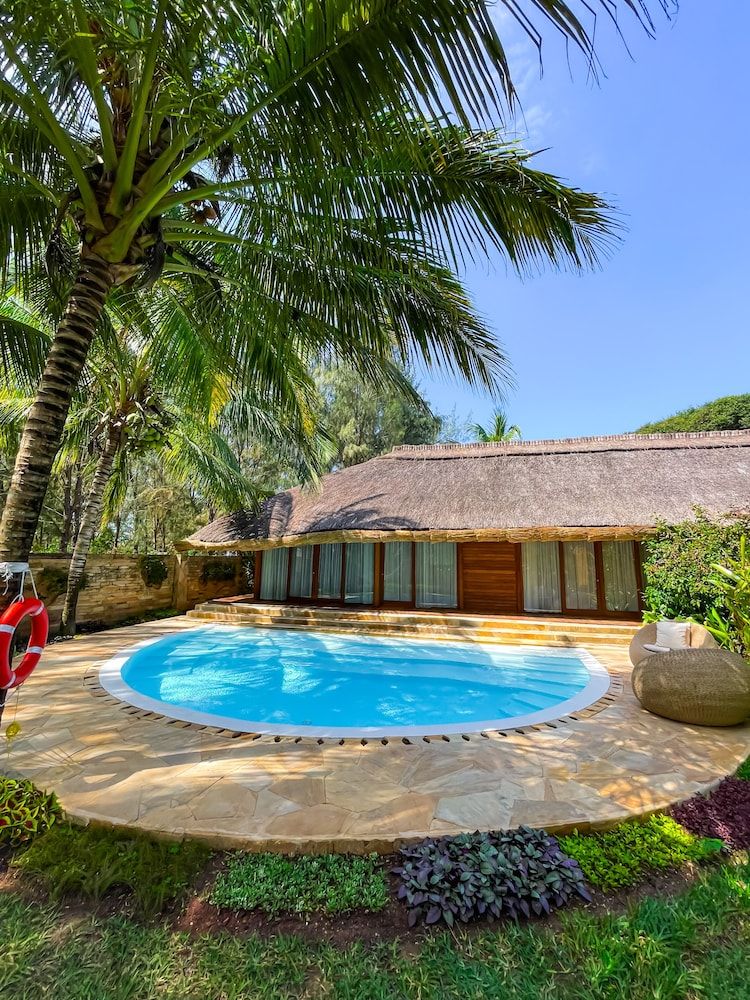 Tulia Zanzibar Unique Beach Resort Royal Garden Villa with Private Pool 4