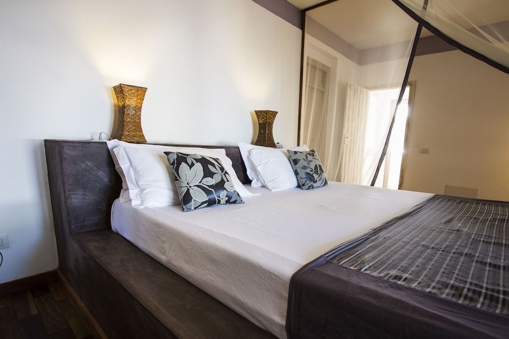 Junior Suite, 1 Bedroom, Garden View, Garden Area