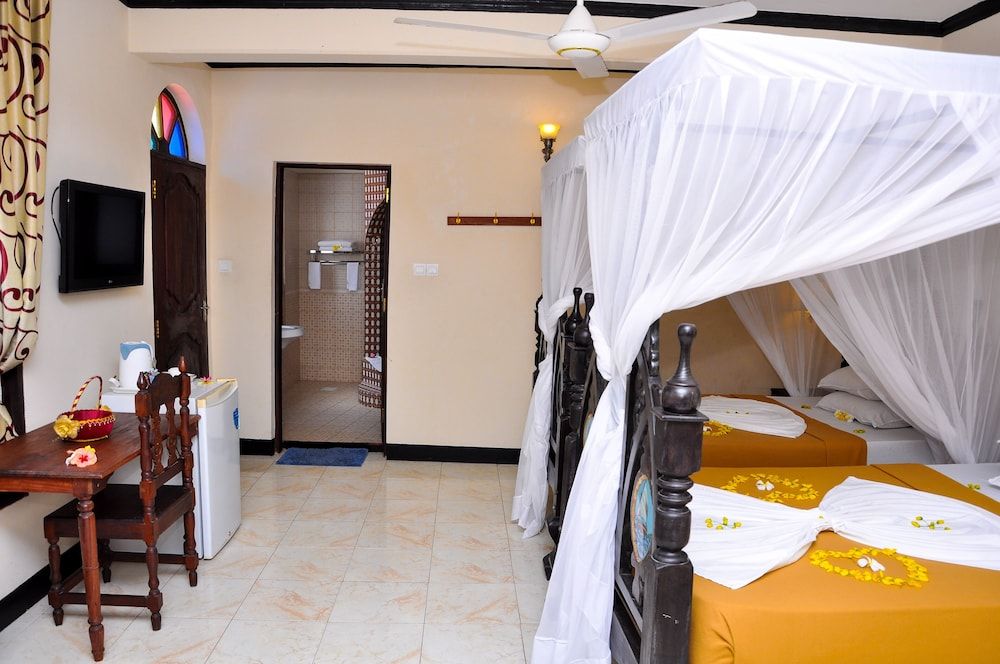 Forodhani Park Hotel Deluxe Double Room 2