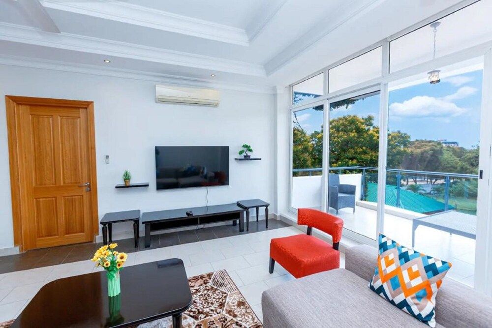 Colosseum Square Luxury Apartments Apartment, 4 Bedrooms, Kitchen, City View 8