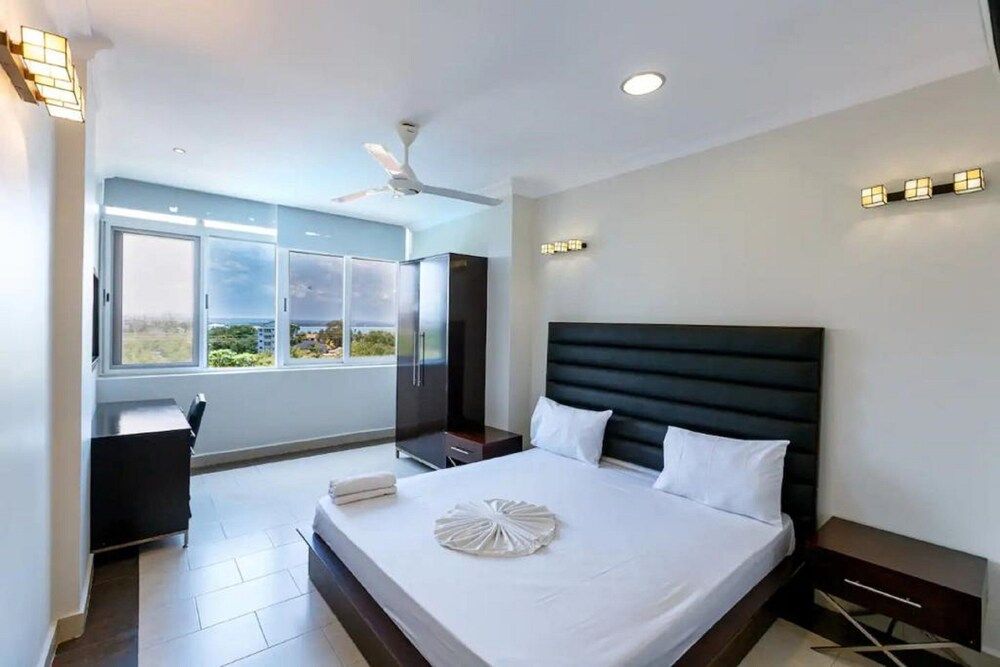 Colosseum Square Luxury Apartments Apartment, 4 Bedrooms, Kitchen, City View 4