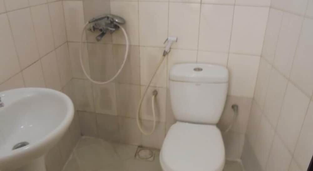 Conway Hotel Standard Single Room, City View 3