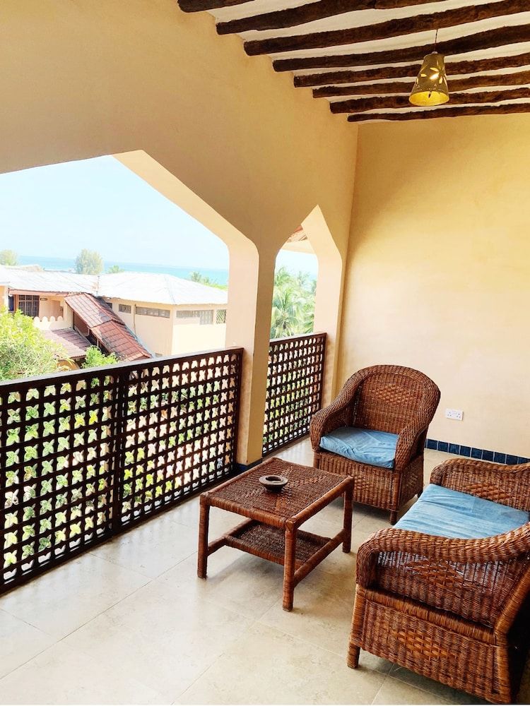 Kendwa Rocks Beach Hotel Superior Twin Room 3