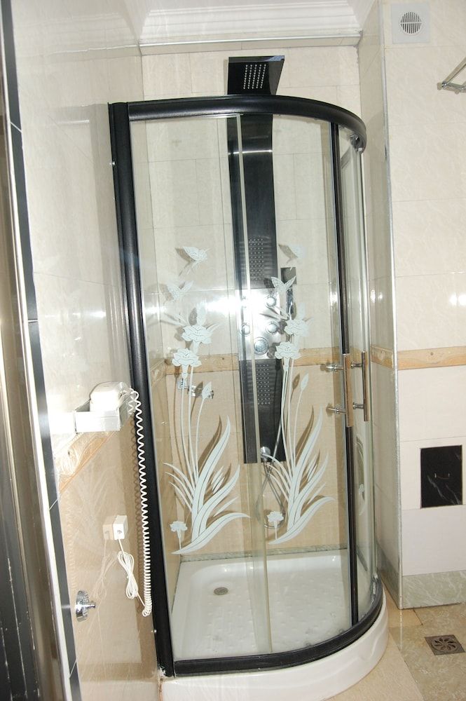 Nemax Royal Hotel Standard Room 3