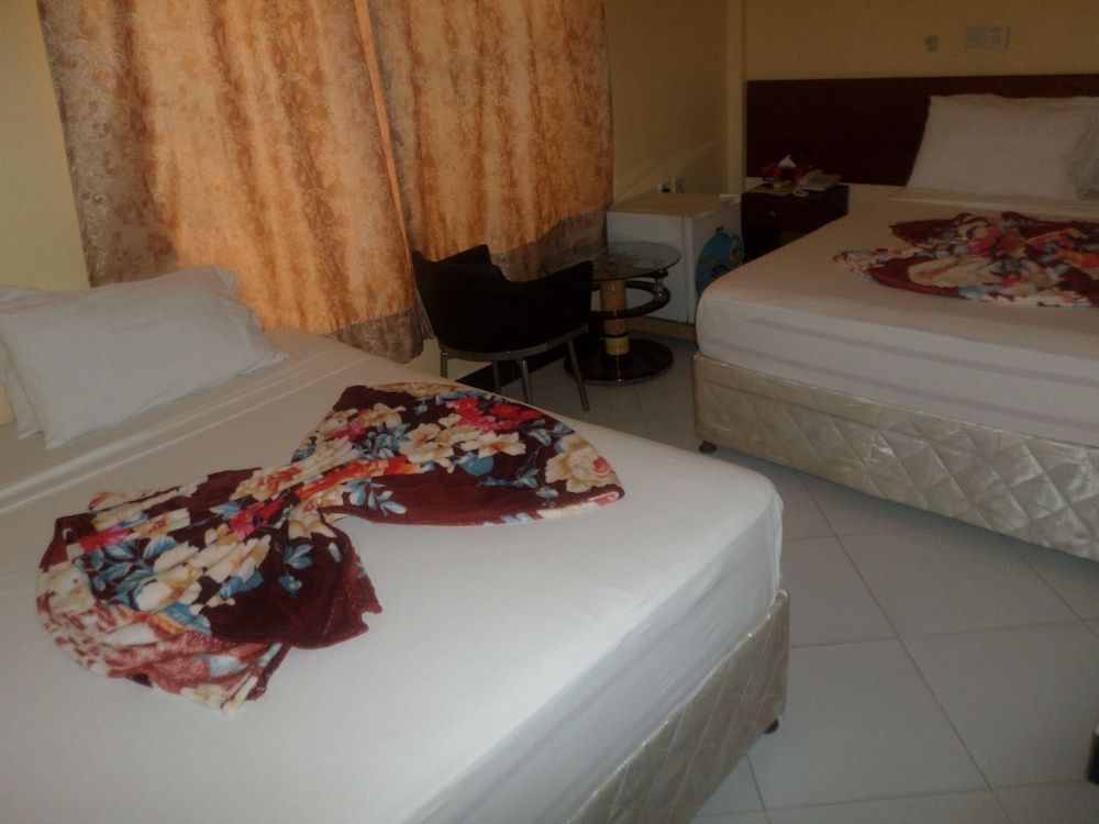 Mambosasa View Executive Hotel - Tabata Twin Room 2