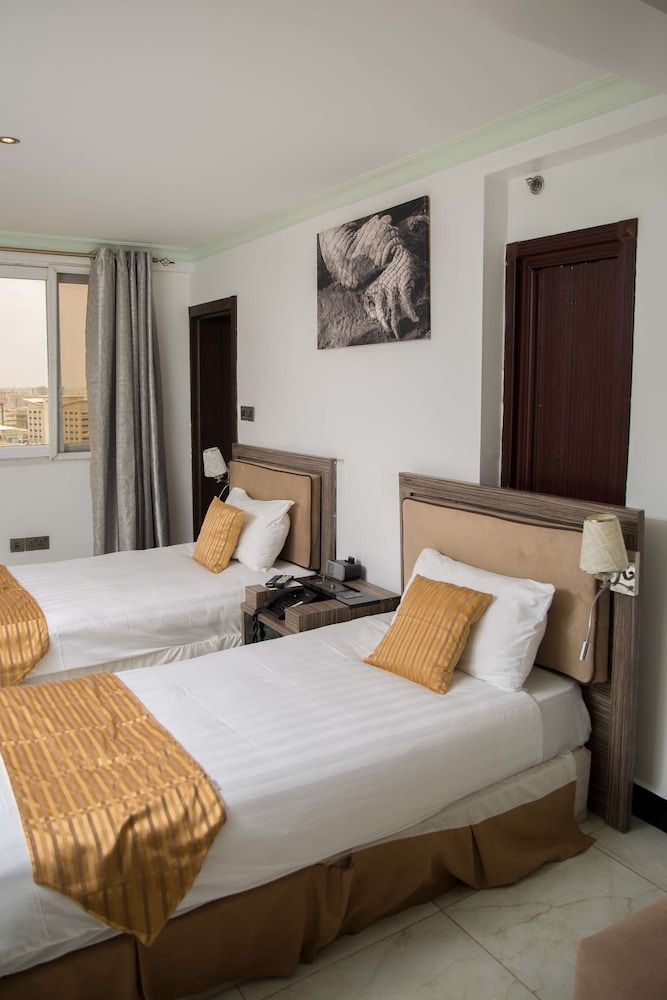 Golden Tulip Dar Es Salaam City Center Hotel Superior Room, 2 Twin Beds 5