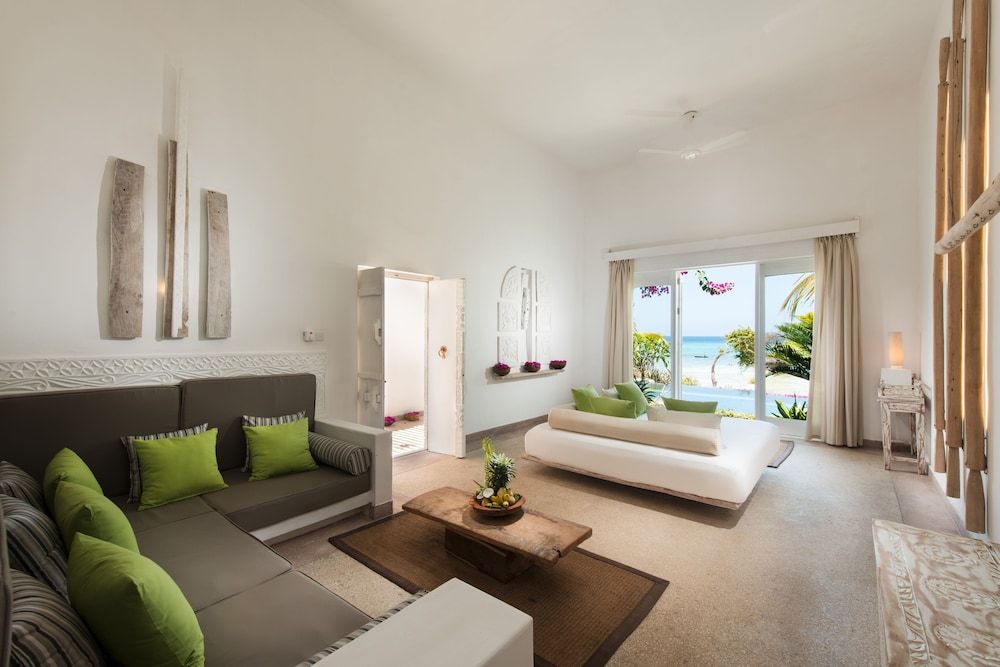 The Aiyana Presidential Suite, 2 Bedrooms, Private Pool, Oceanfront 3