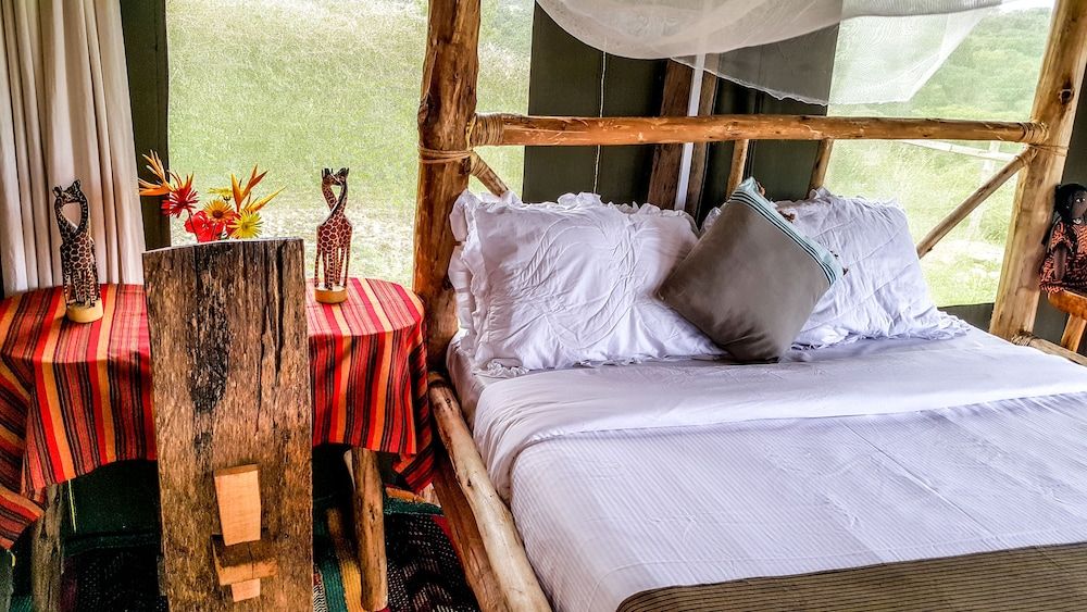 Luxury Tent, Lake View