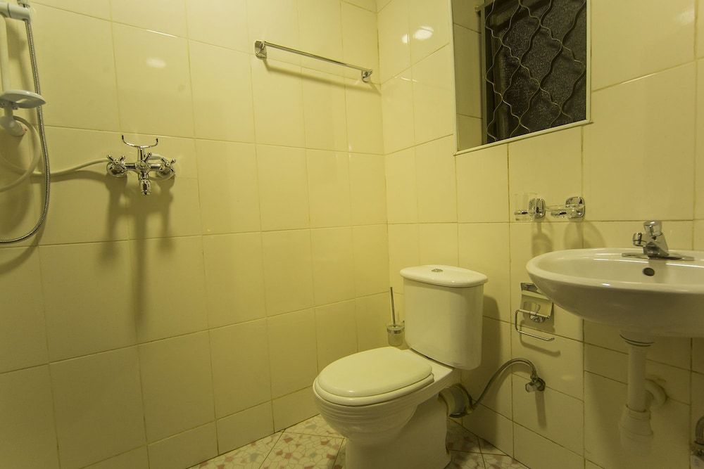 Namayiba Park Hotel Deluxe Single Room 6