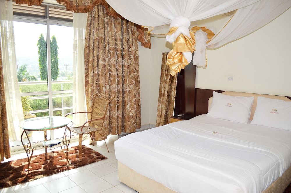 Victoria Travel Hotel Deluxe Double Room, Garden View 7