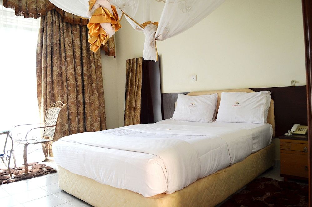 Victoria Travel Hotel Deluxe Double Room, Garden View 2