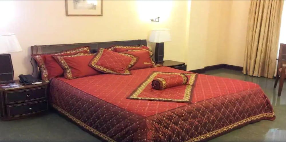 Imperial Botanical Beach Hotel Presidential Suite, 1 Bedroom 2