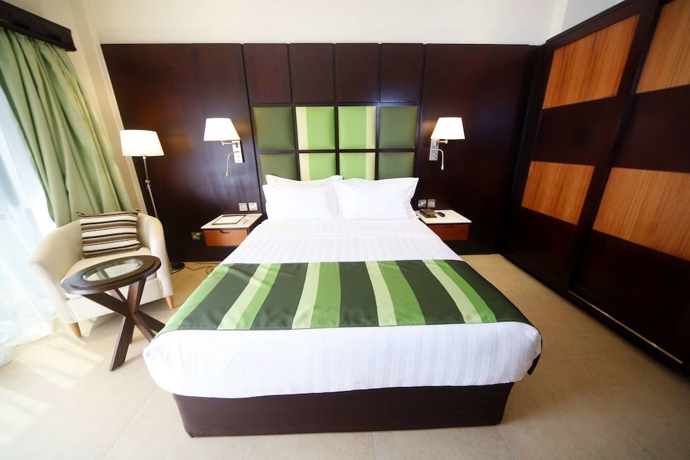 Best Western Premier Garden Hotel Entebbe Deluxe Room, 1 Queen Bed 7
