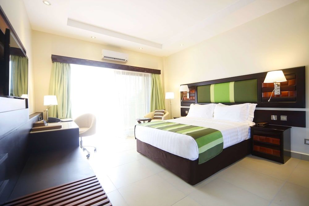 Best Western Premier Garden Hotel Entebbe Deluxe Room, 1 Queen Bed 9