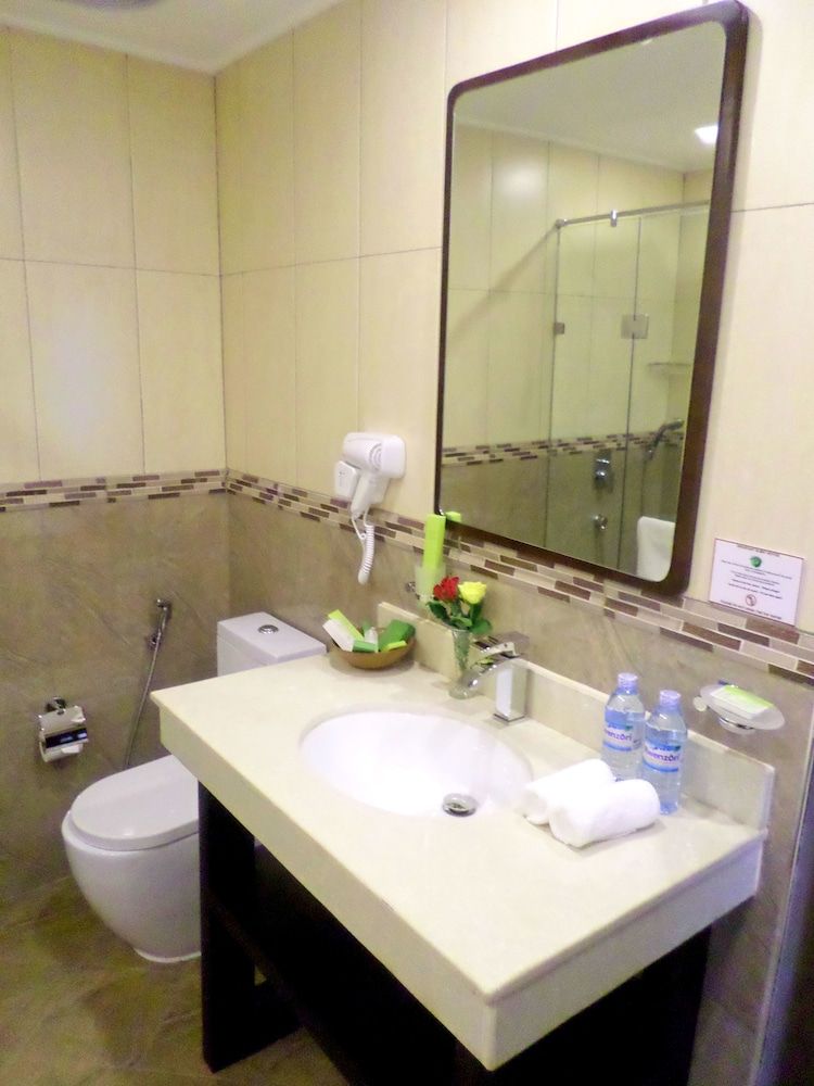 Best Western Premier Garden Hotel Entebbe Junior Suite, 1 King Bed (Separate Living Room) 8