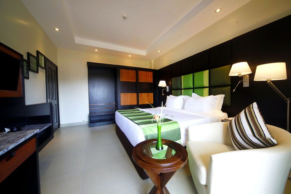 Best Western Premier Garden Hotel Entebbe Deluxe Room, 1 Queen Bed 5