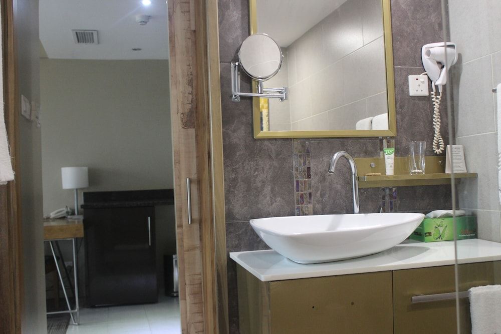 Arcadia Suites Deluxe Single Suite 4