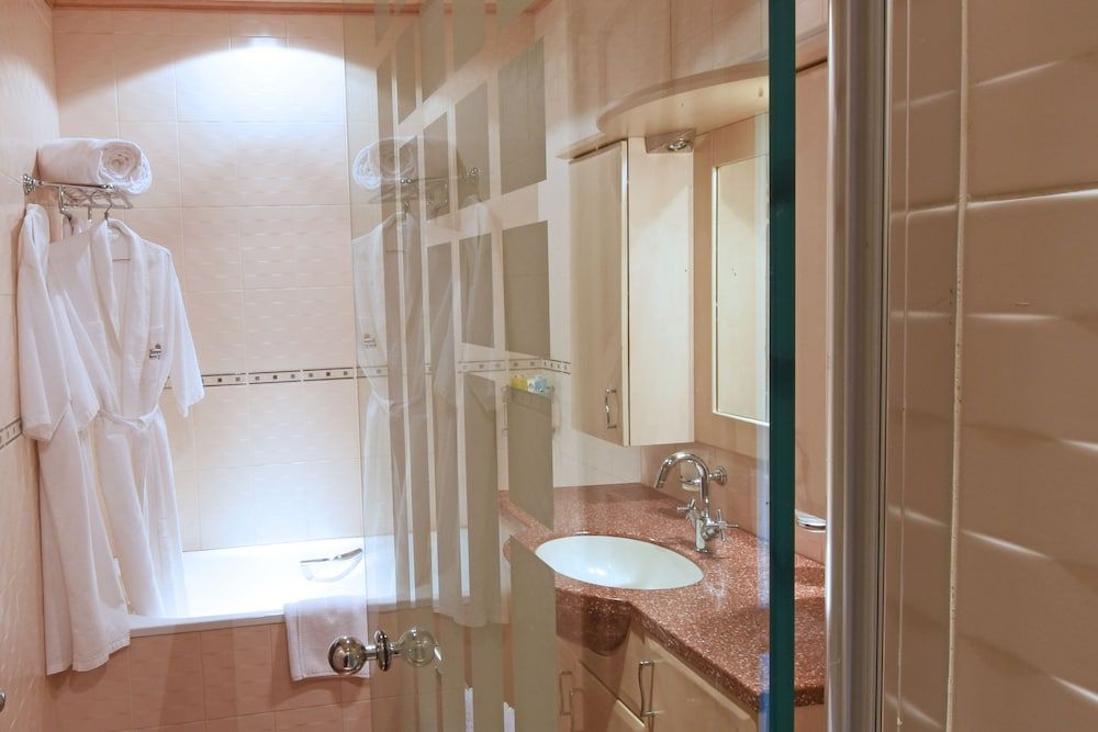 Imperial Resort Beach Hotel Deluxe Double Room 4