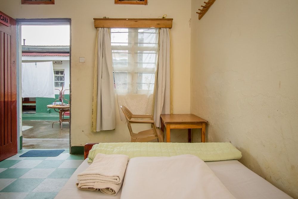 Sabinyo Guest House