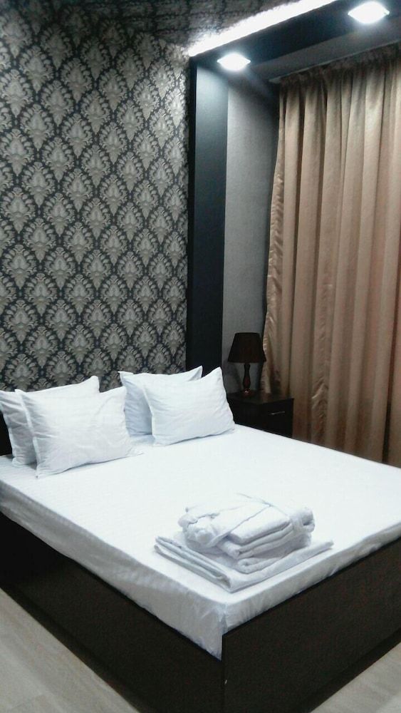 Pearl Tashkent Hotel Economy Double Room (Shared bathroom for 2 rooms)