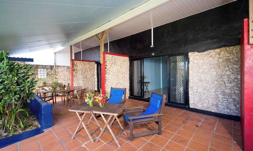 Standard Studio Suite, Pool View