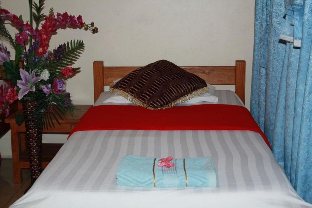 Pacific Paradise Motel Economy Room 6