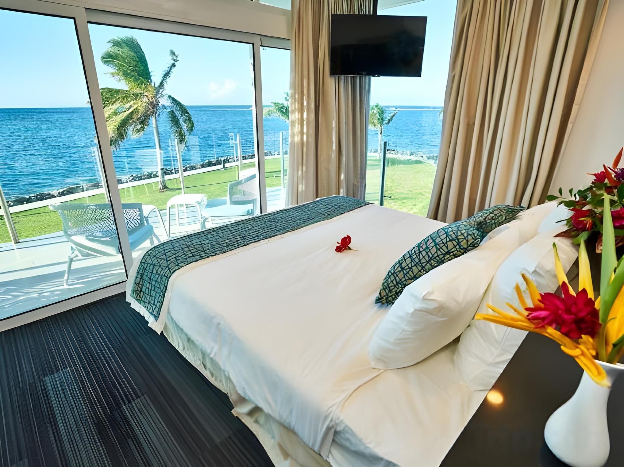 Taumeasina Island Resort Deluxe Double or Twin Room with Ocean View 2