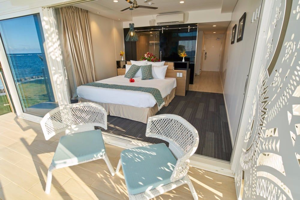 Taumeasina Island Resort Double Room, 1 King Bed, Ocean View 2