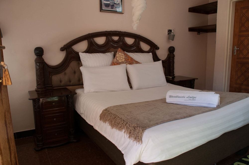 Woodlands Lodge & Tours Deluxe Double Room 2