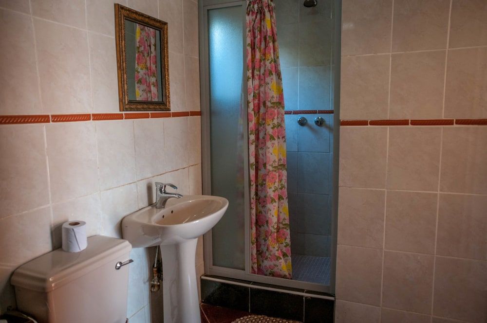 Woodlands Lodge & Tours Deluxe Double Room 5