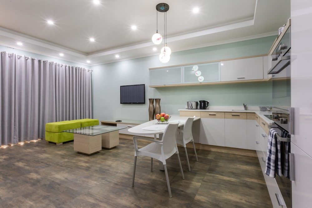 undefined Fallsway Suites 8