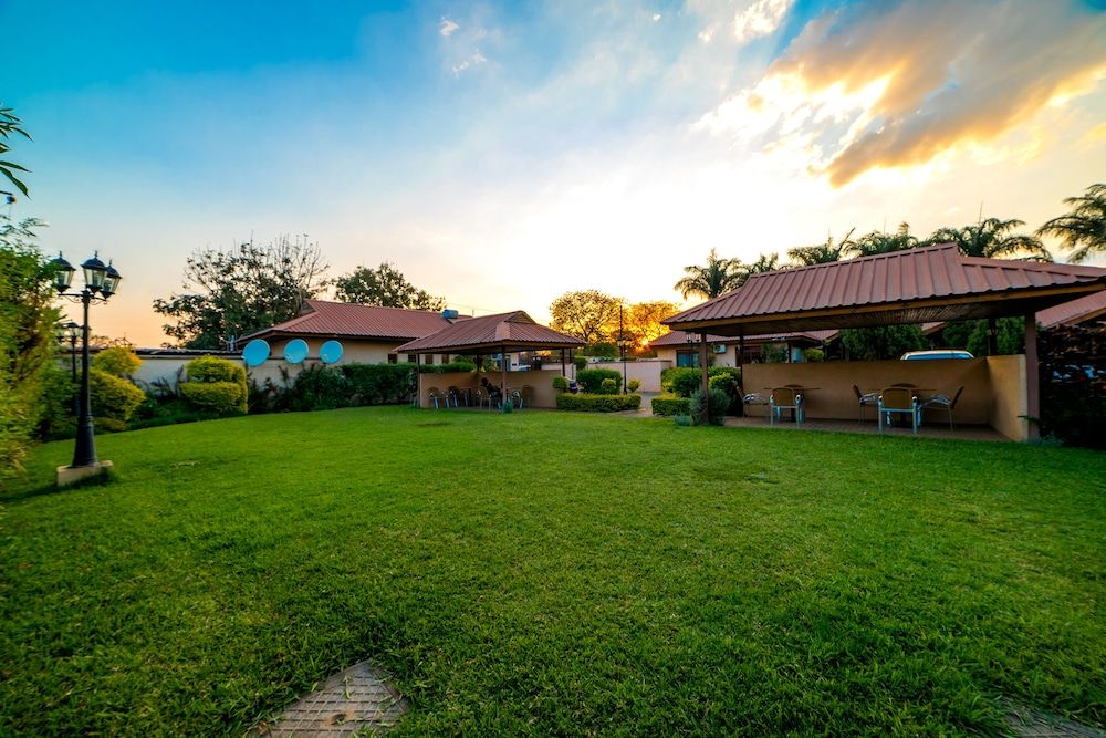 undefined Shakespeare Court 4