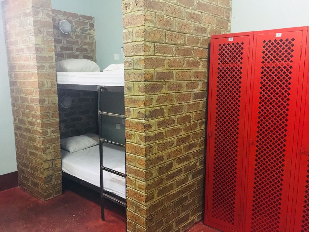 Jollyboys Backpackers Shared Dormitory, Mixed Dorm, Shared Bathroom (8 Bed Dormitory) 4