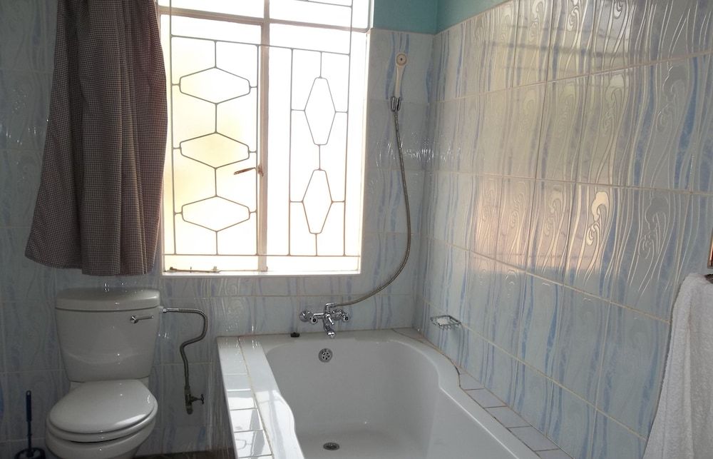 White Rose Lodge Deluxe Double Room Single Use, 1 Bedroom, Accessible, Garden Area (Queen) 2