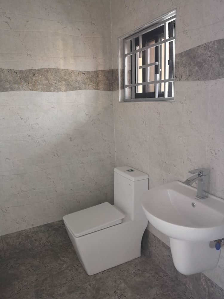 Church Road Lodge Deluxe Room 8