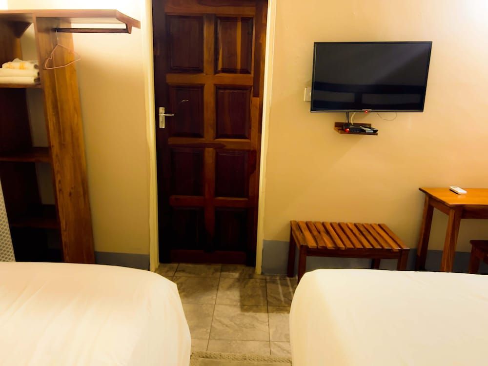 Mopani Lodge Standard Twin Room 9
