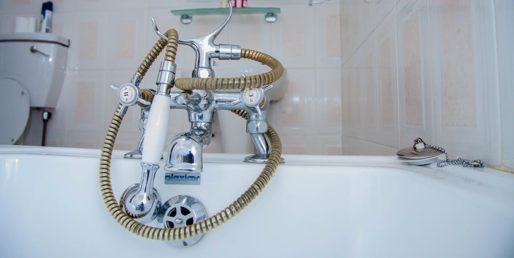 Glen Lodge & Tours Executive Room 20