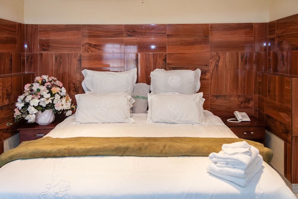 Glen Lodge & Tours Executive Room 6